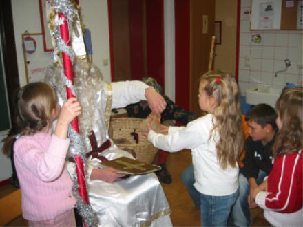 nikolaus006.jpg (31849 Byte)
